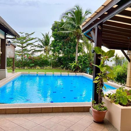 Melaka Beachfront Villa With Pool Kültér fotó