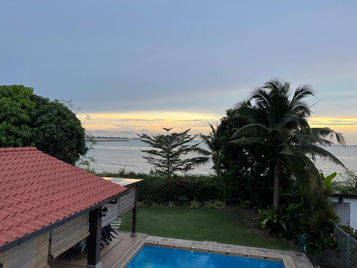 Melaka Beachfront Villa With Pool Kültér fotó