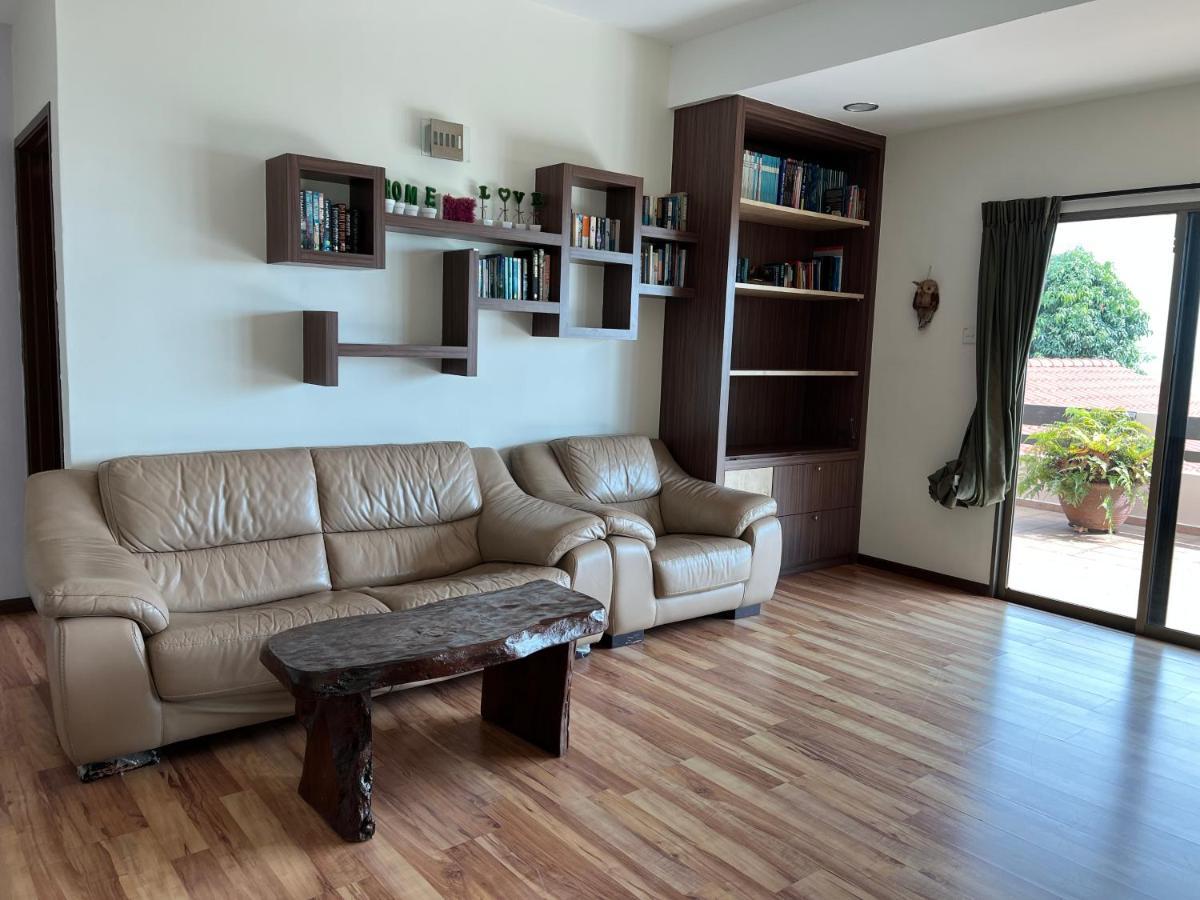 Melaka Beachfront Villa With Pool Kültér fotó