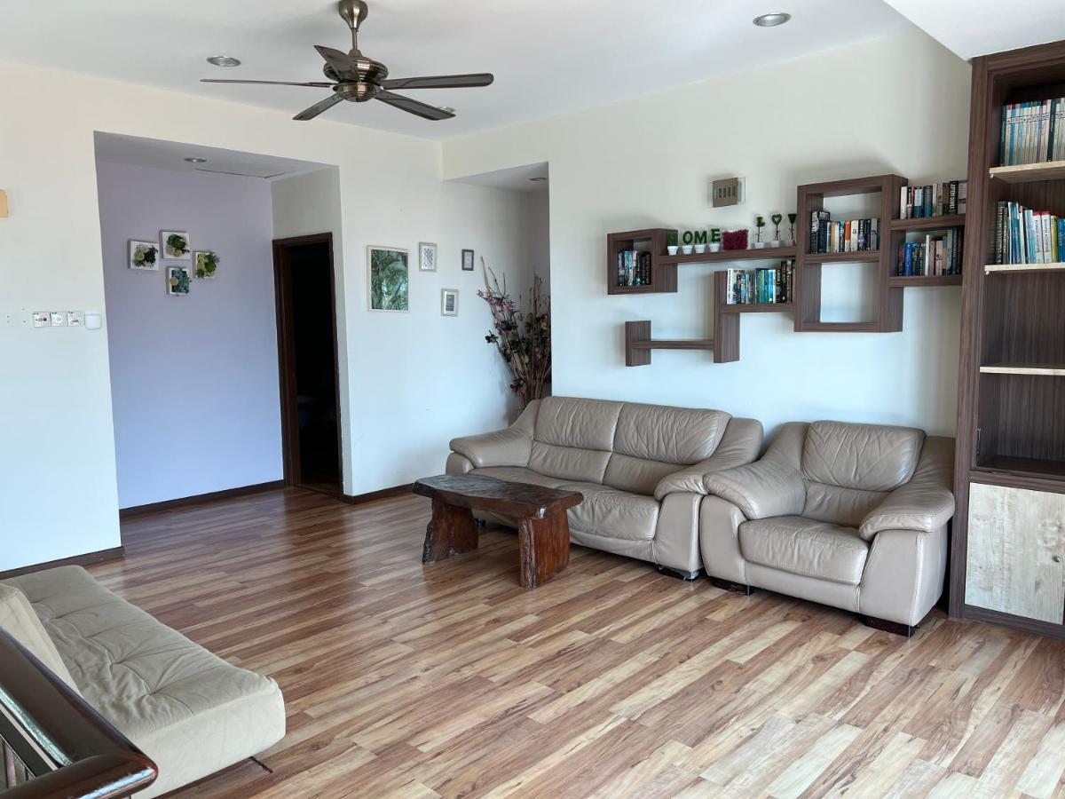 Melaka Beachfront Villa With Pool Kültér fotó