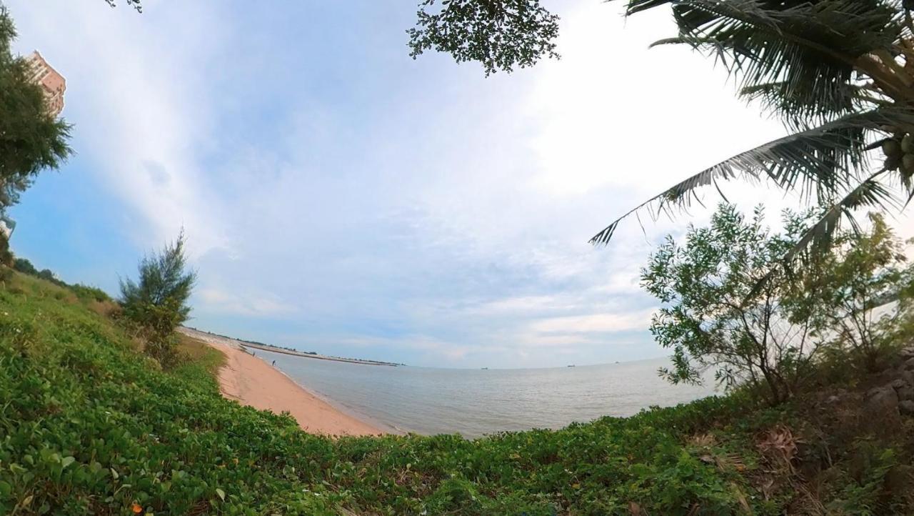 Melaka Beachfront Villa With Pool Kültér fotó