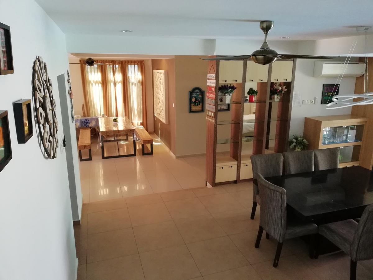 Melaka Beachfront Villa With Pool Kültér fotó